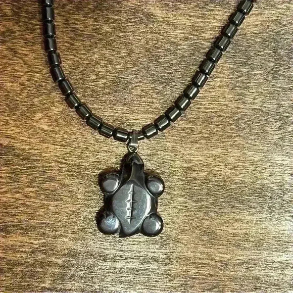 𝅺Hematite Turtle Beaded Necklace - Picture 3 of 4